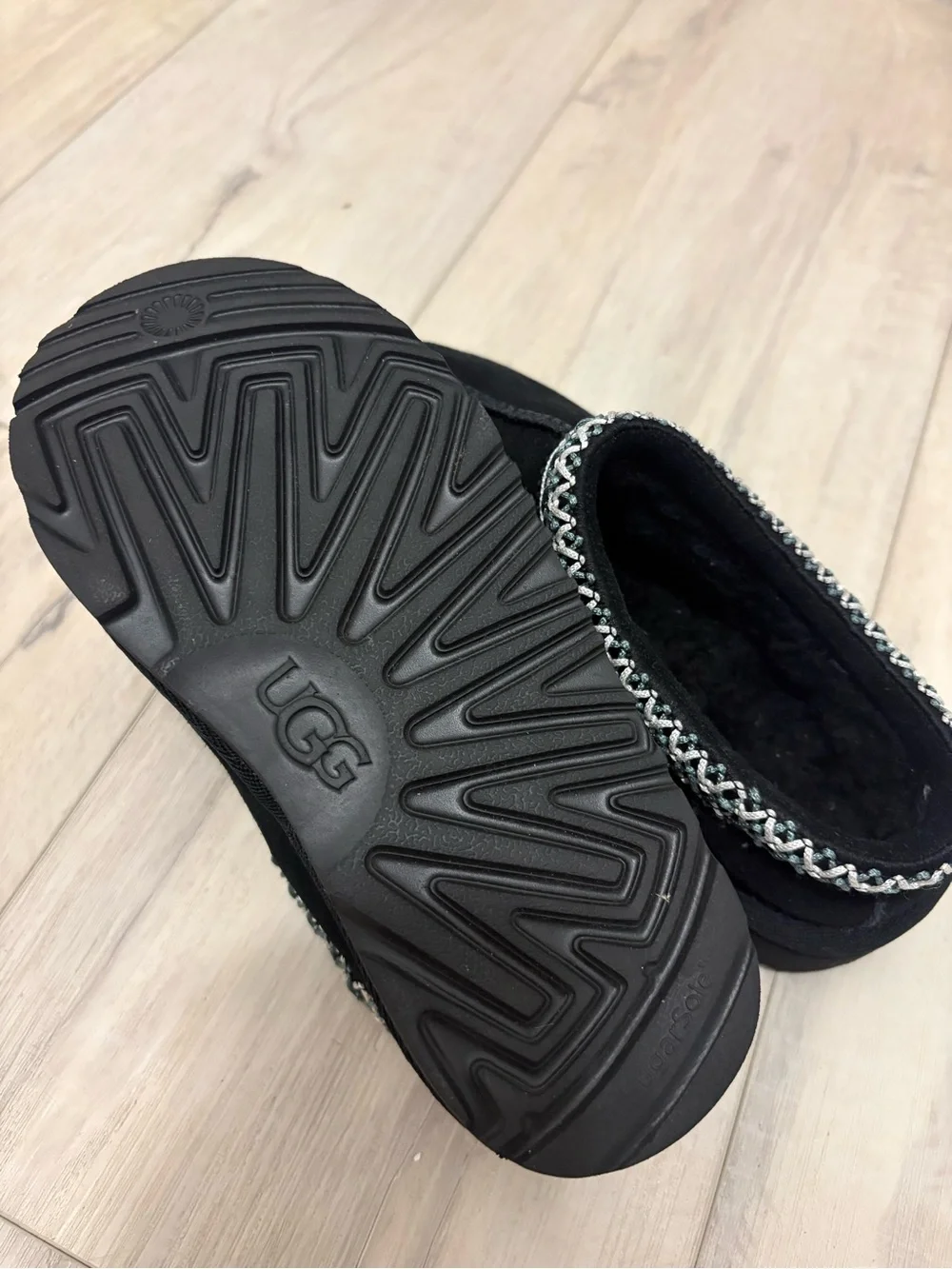 UGG Kids Tasman Slippers Black Suede Sheepskin Little Kids Size 13? Tag Removed